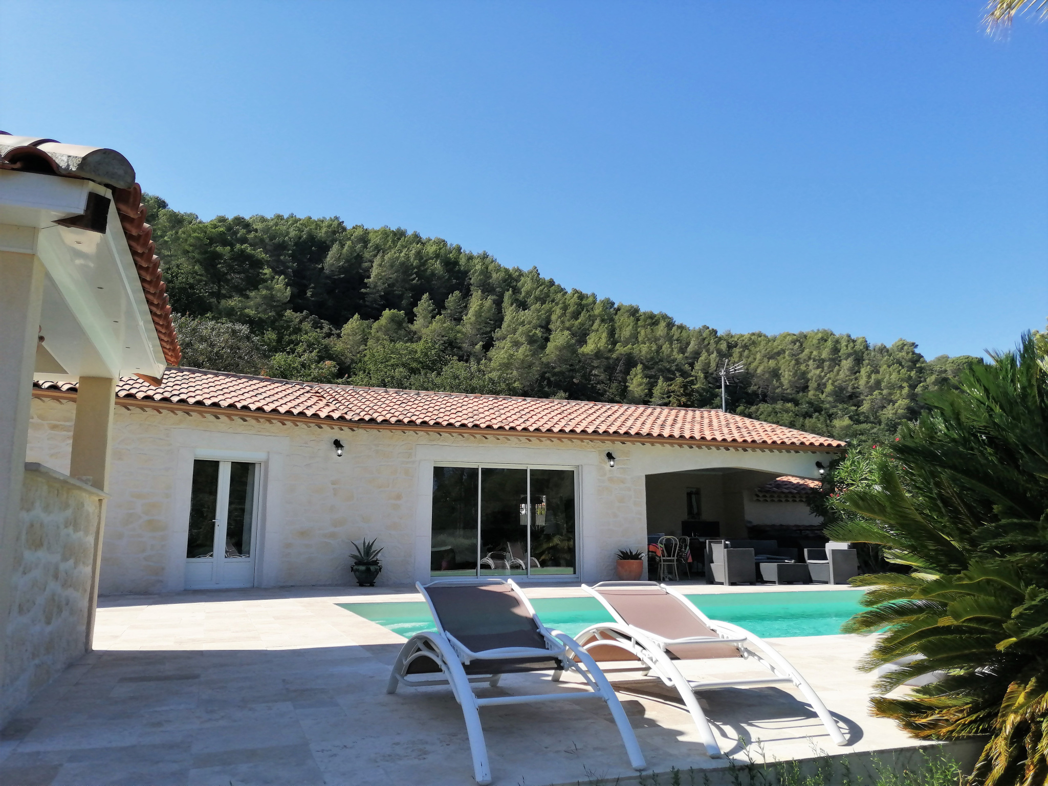 A VENDRE LA MOTTE VILLA 6 PIÈCES SUR 2008 M² DE TERRAIN IDPro A VENDRE LA MOTTE VILLA 6 PIÈCES SUR 2008 M² DE TERRAIN IDPro
